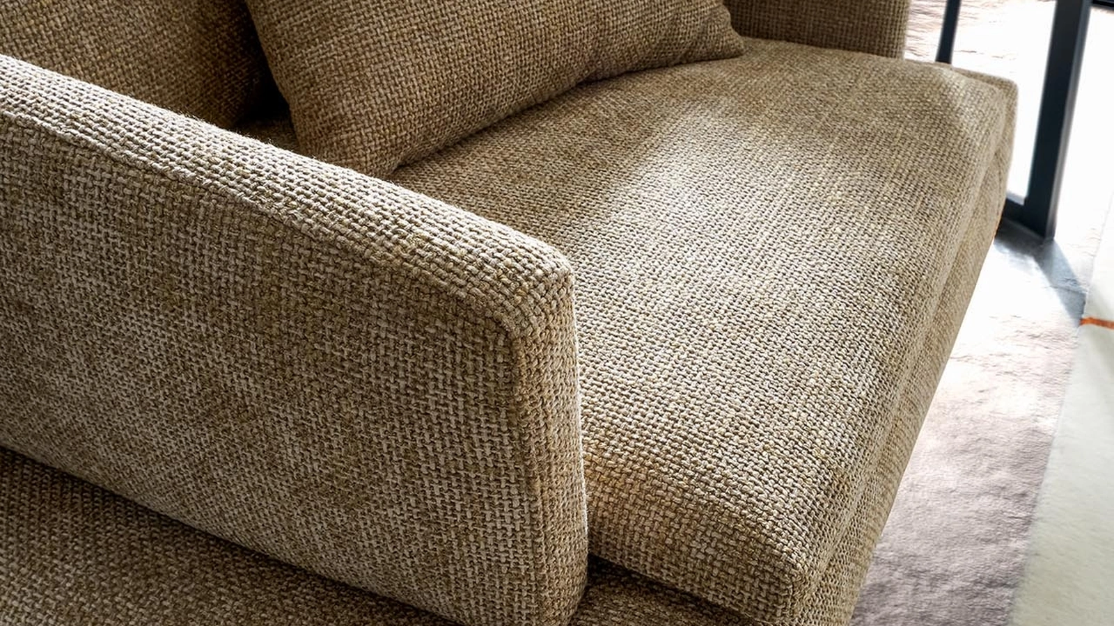 Poltroncina in tessuto Assonanza di DHome