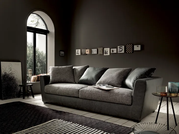 Divano lineare in pelle e tessuto Parentesi di Dhome
