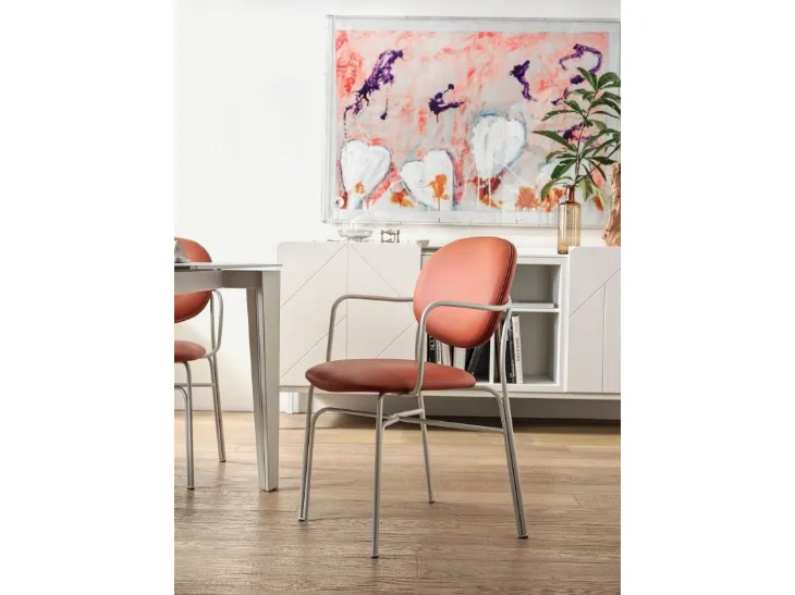 Sedia Dada rivestita in pelle con struttura in acciaio laccato di Bontempi