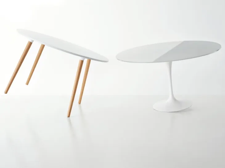 Tavolo rotondo Tango con piano in vetro temperato e base in alluminio verniciato di Veneta Cucine
