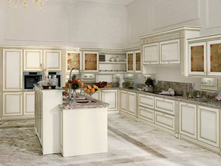 Cucina Classica angolare Mirabeau in laccato Chantilly di Veneta Cucine