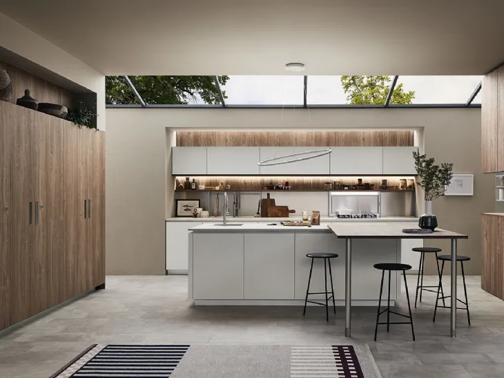 Cucina Moderna Lounge con isola in laccato Bianco Puro e Noce Nodoso di Veneta Cucine