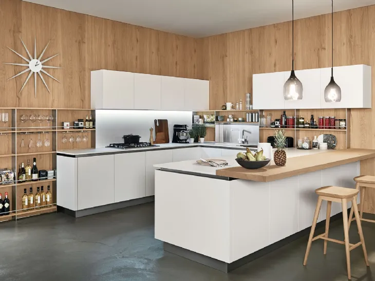 Cucina Moderna Oyster angolare in finitura Silk Bianco Neve e Rovere nodoso chiaro di Veneta Cucine